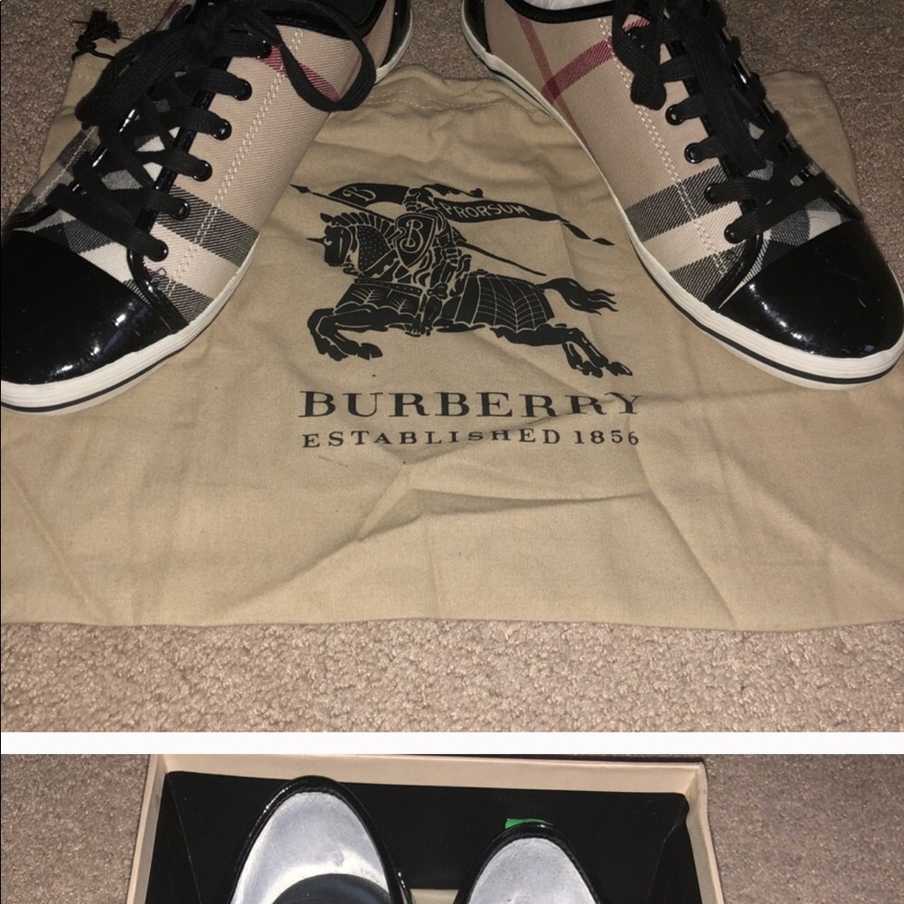 Burberry shoe unisex